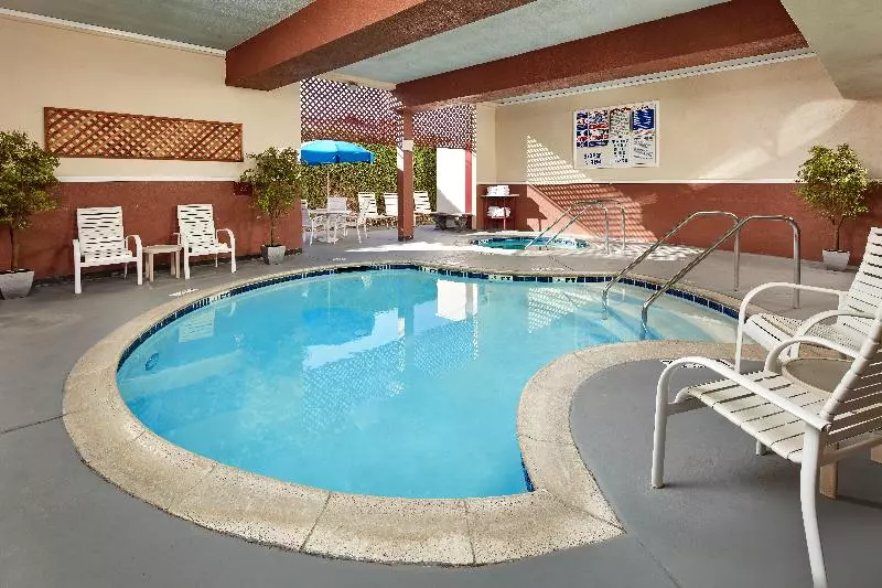 호텔 Capri Suites Anaheim