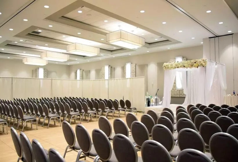 فندق Doubletree By Hilton Baltimore North Pikesville