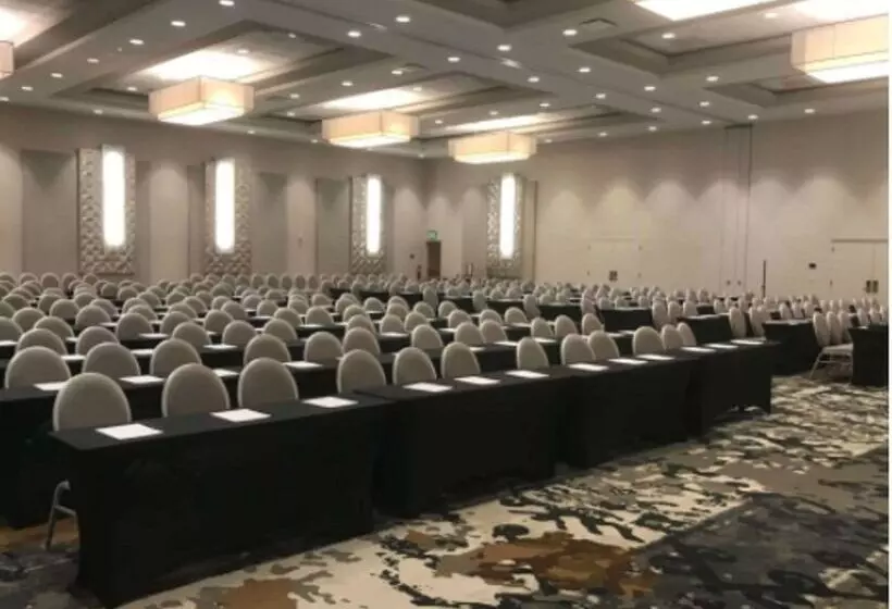 فندق Doubletree By Hilton Baltimore North Pikesville