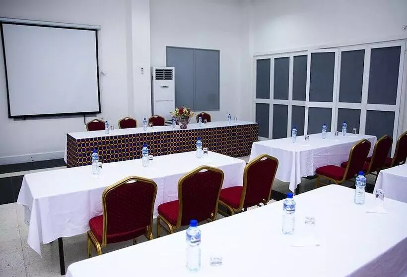 Отель Ecole Lebenin