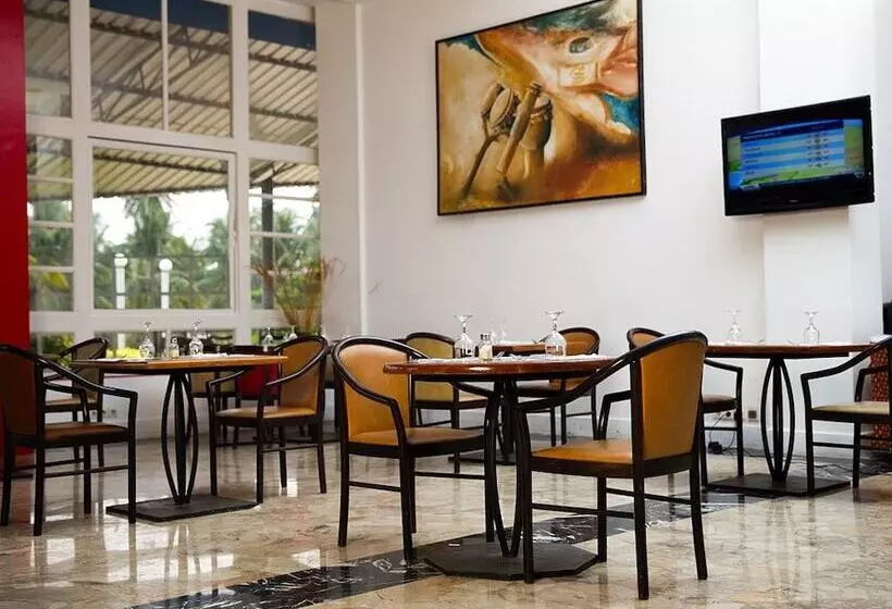 Отель Ecole Lebenin