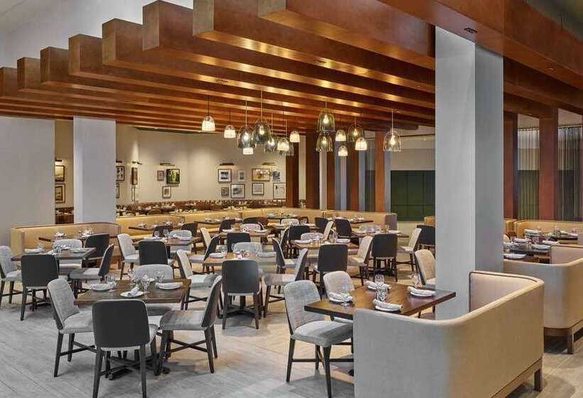 هتل Hilton Atlanta Airport