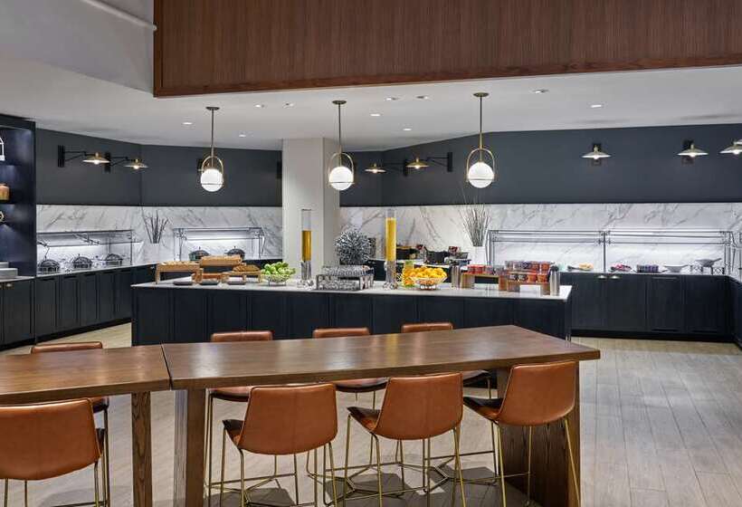 هتل Hilton Atlanta Airport