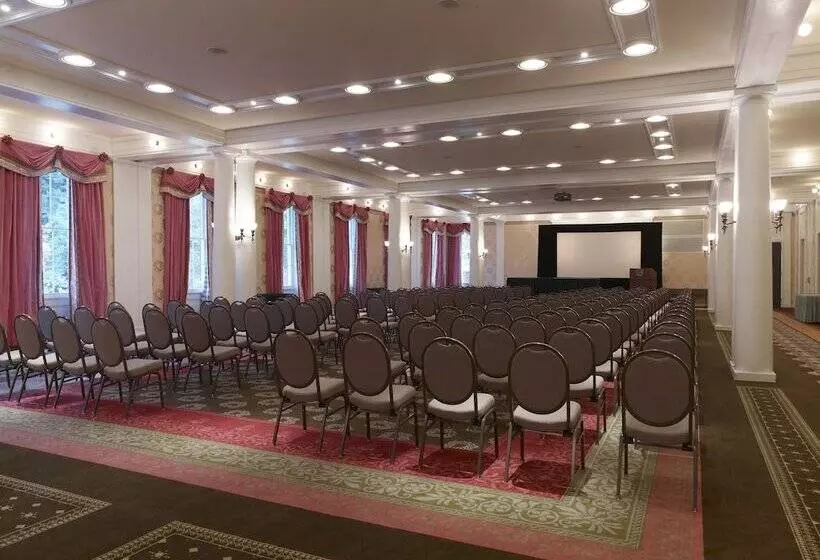 فندق Omni Bedford Springs Resort & Spa