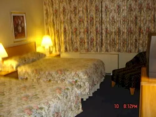 Отель Red Carpet Inn & Suites Albany