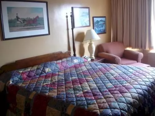 Отель Red Carpet Inn & Suites Albany