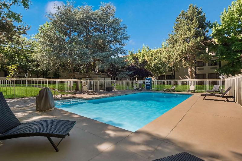 Surestay Plus Hotel By Best Western Reno Airport