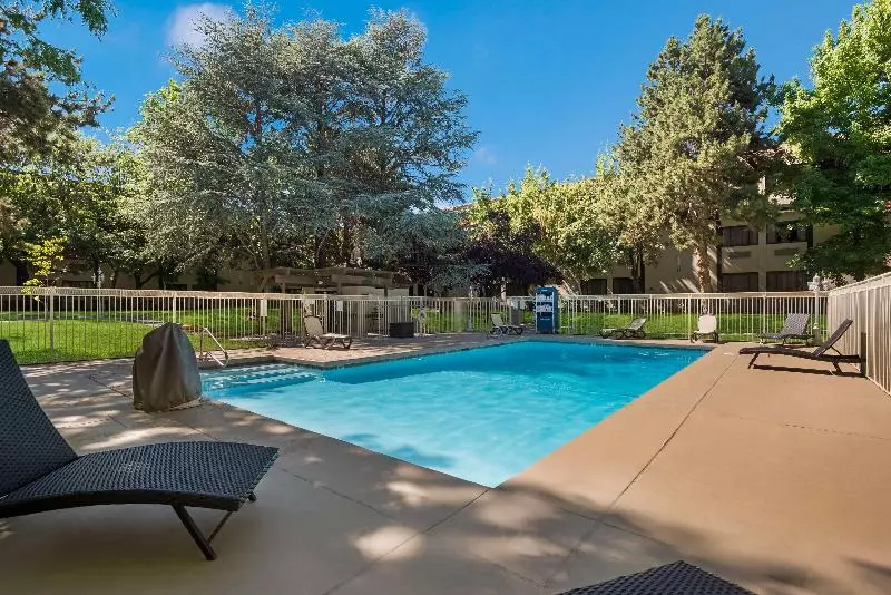 Surestay Plus Hotel By Best Western Reno Airport