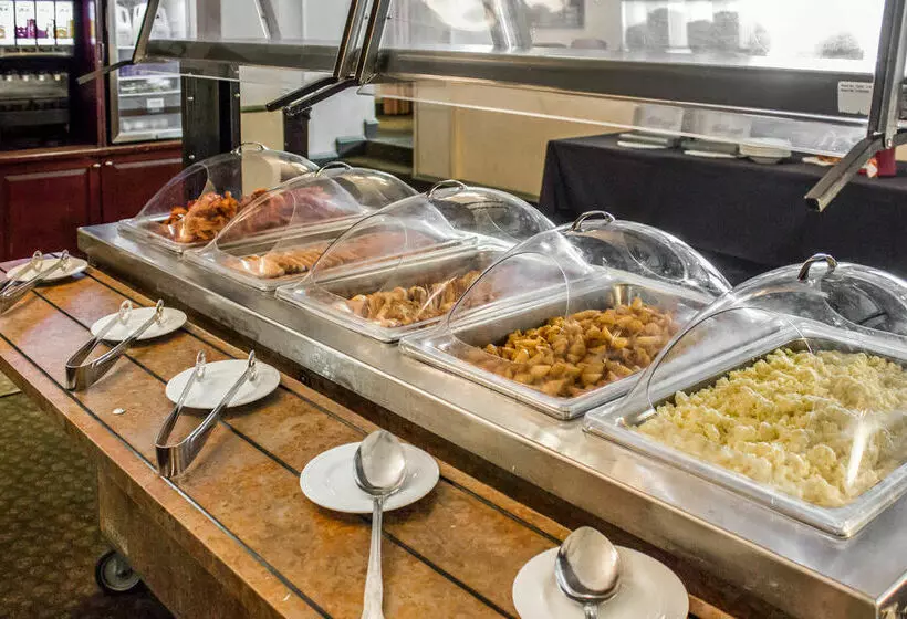 فندق Ramada By Wyndham Bel Aire Erie