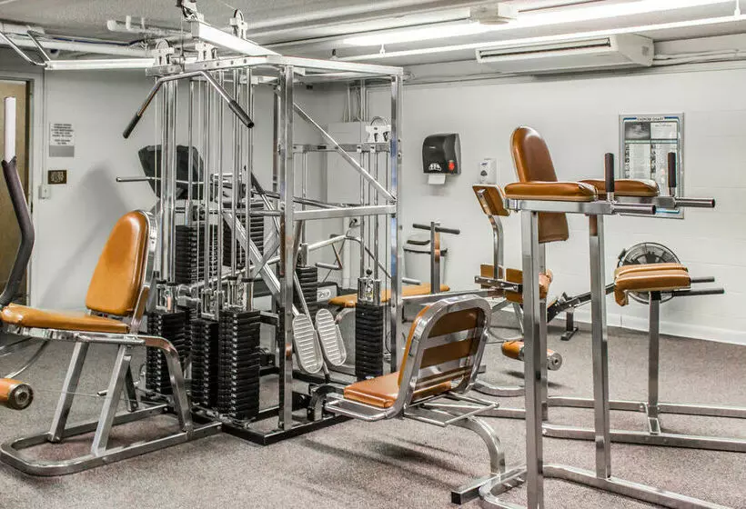 فندق Ramada By Wyndham Bel Aire Erie