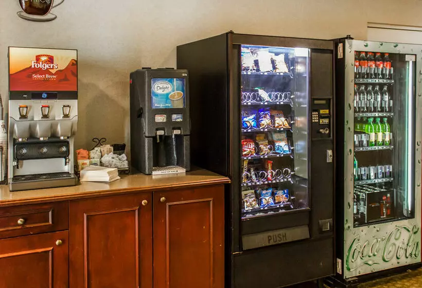 فندق Ramada By Wyndham Bel Aire Erie