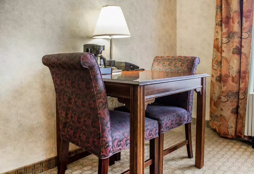 فندق Ramada By Wyndham Bel Aire Erie