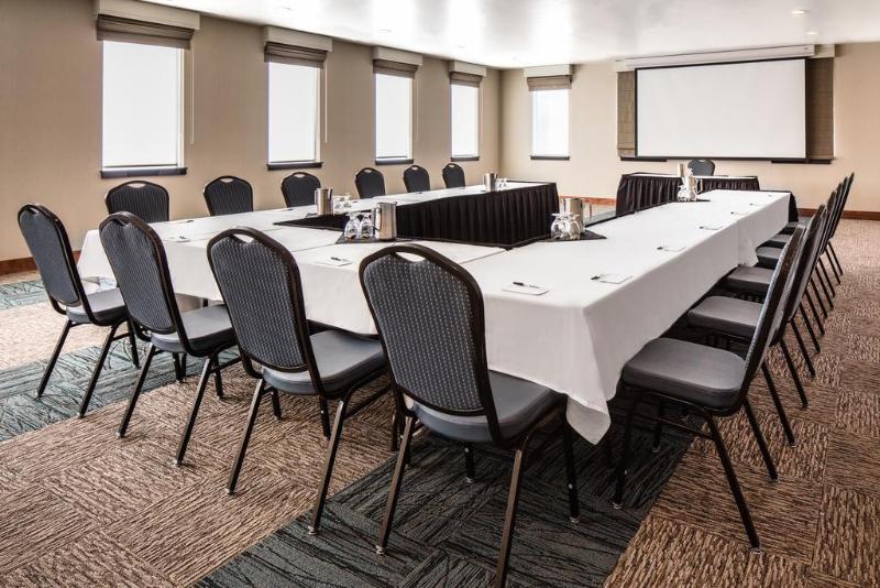 Delta Hotels By Marriott Helena Colonial