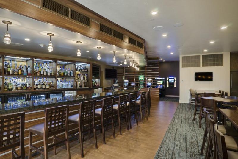 Delta Hotels By Marriott Helena Colonial