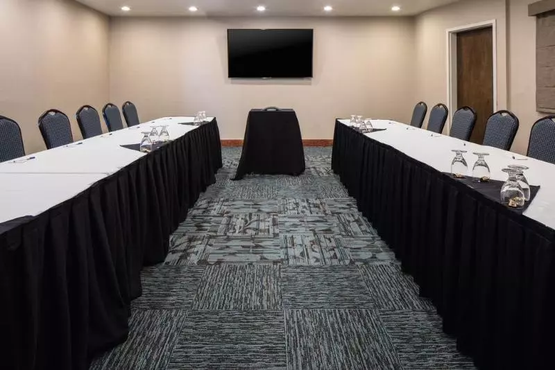 Delta Hotels By Marriott Helena Colonial