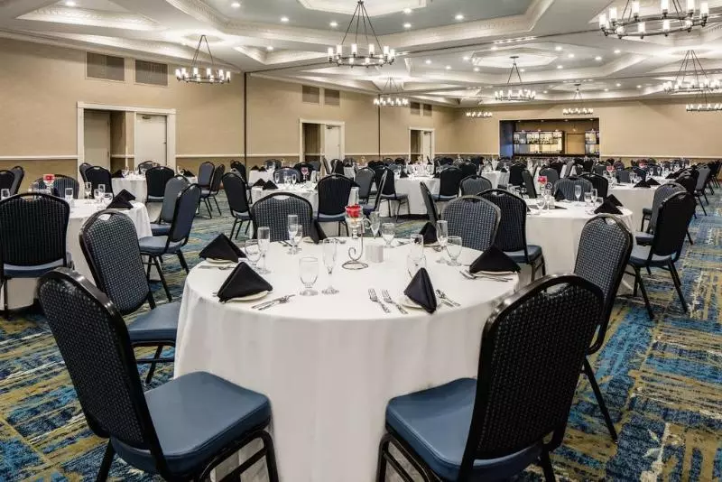 Delta Hotels By Marriott Helena Colonial