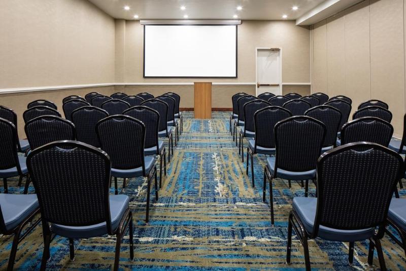 Delta Hotels By Marriott Helena Colonial