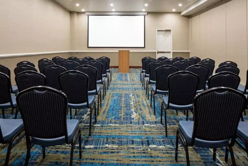 Delta Hotels By Marriott Helena Colonial