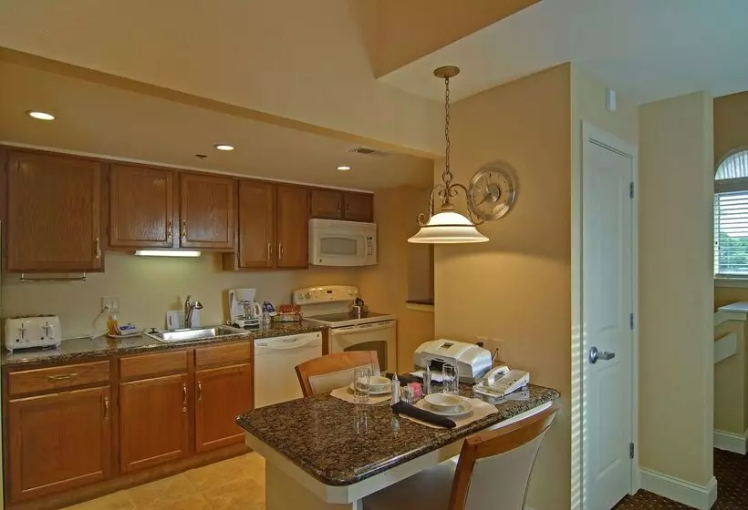 Eden Resort And Suites, Bw Premier Collection