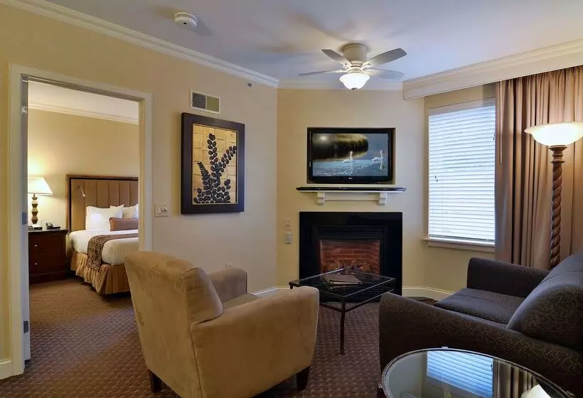 Eden Resort And Suites, Bw Premier Collection