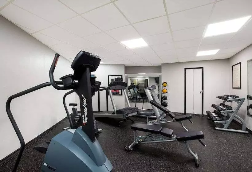 فندق Best Western Bordentown Inn