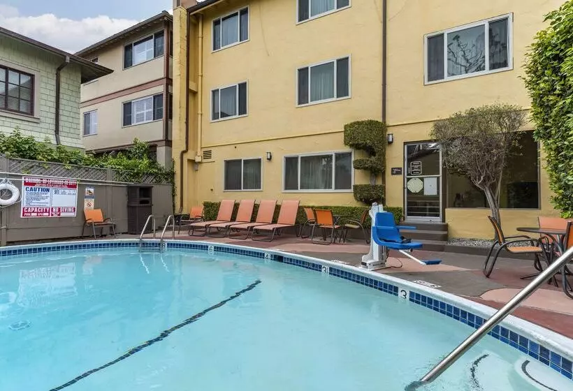 酒店 Best Western Carmels Town House Lodge