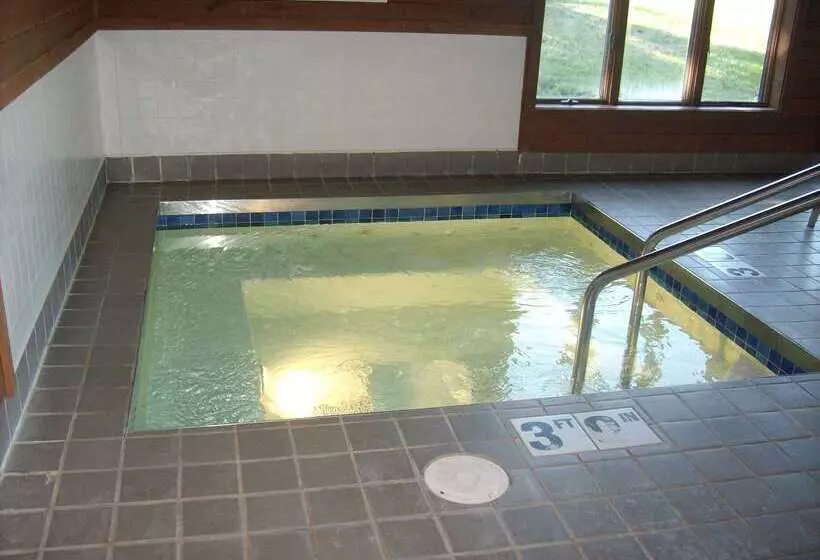 בית מלון כפרי Best Western Maritime Inn