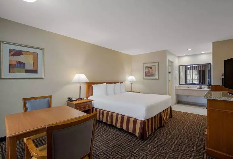 酒店 Best Western Norwalk Inn