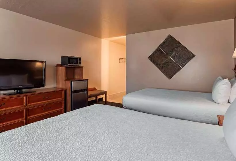 בית מלון כפרי Best Western Paradise Inn