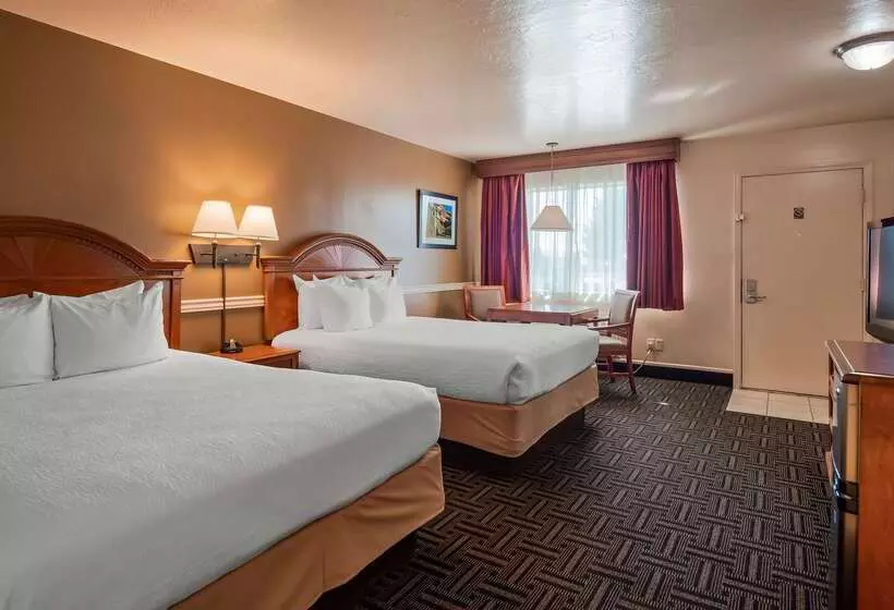 בית מלון כפרי Best Western Paradise Inn