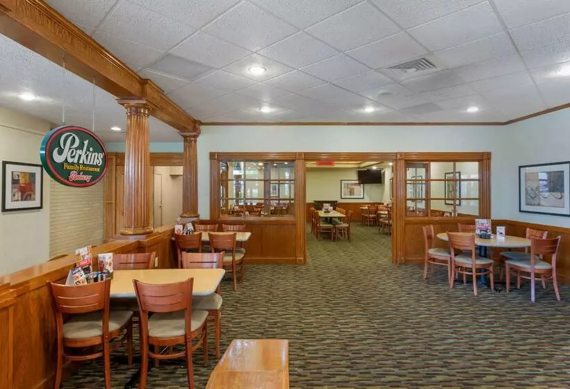 Отель Best Western Plus Burley Inn & Convention Center