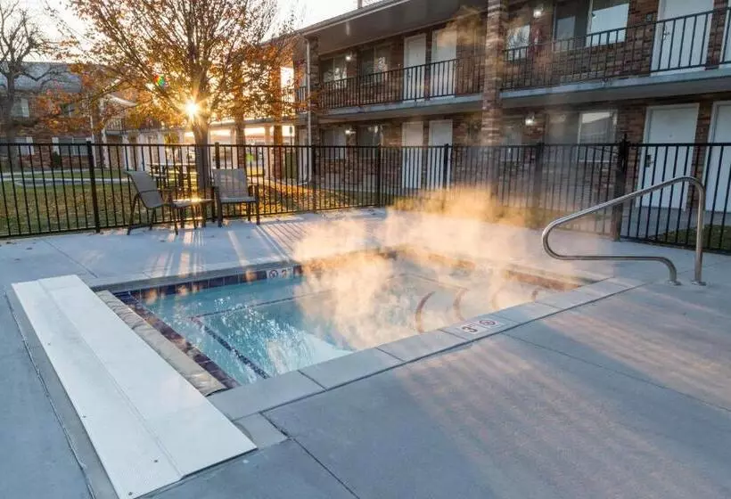 Отель Best Western Plus Burley Inn & Convention Center