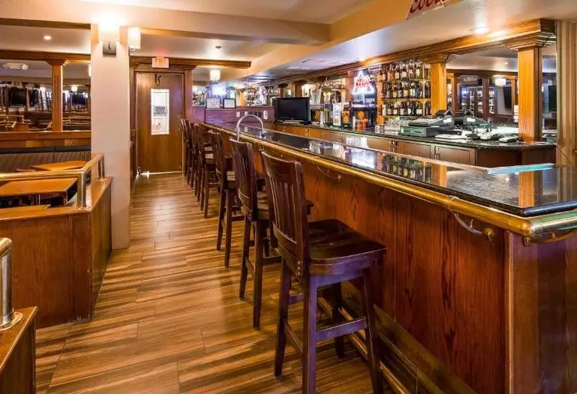 Отель Best Western Plus Burley Inn & Convention Center