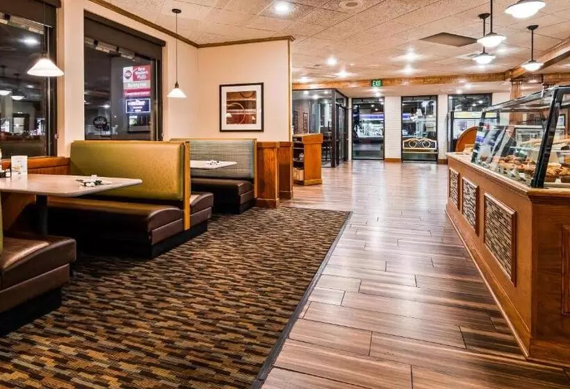 Отель Best Western Plus Burley Inn & Convention Center