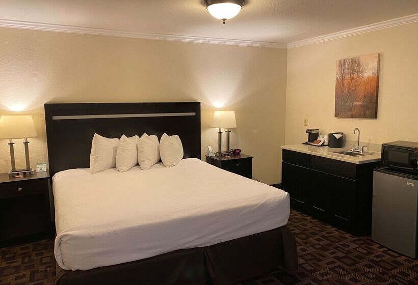 هتل Best Western Plus Inn Of Hayward