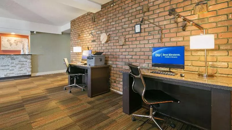 בית מלון כפרי Best Western Pony Soldier Inn & Suites