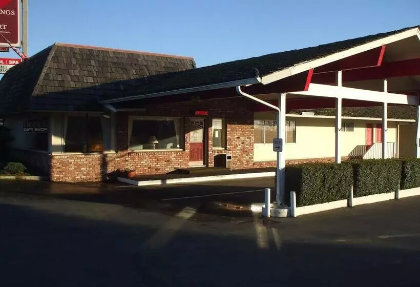 Otel Brookings Inn Resort