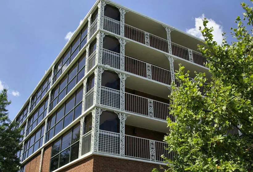 Hotel Cavalier Inn At The University