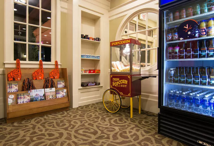 Hotel Cavalier Inn At The University