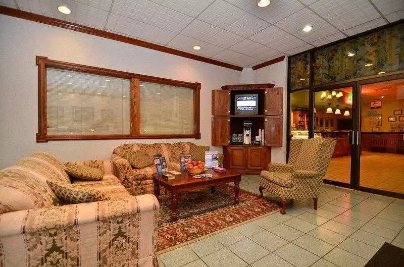 Отель Clarion Inn & Conference Center