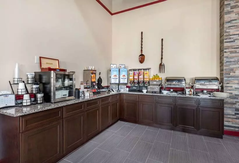 בית מלון כפרי Clarion Inn Falls Church-Arlington