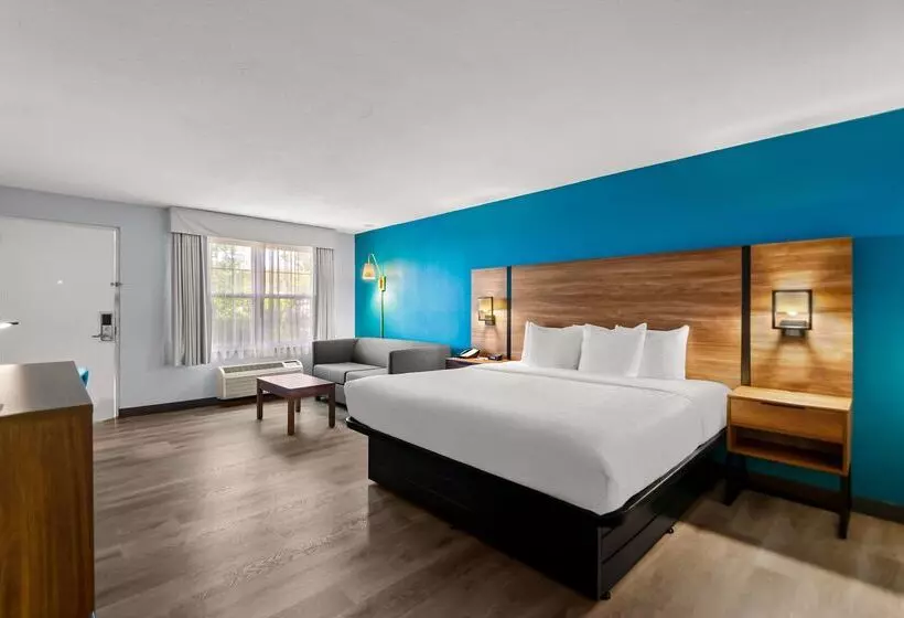 בית מלון כפרי Clarion Inn Falls Church-Arlington