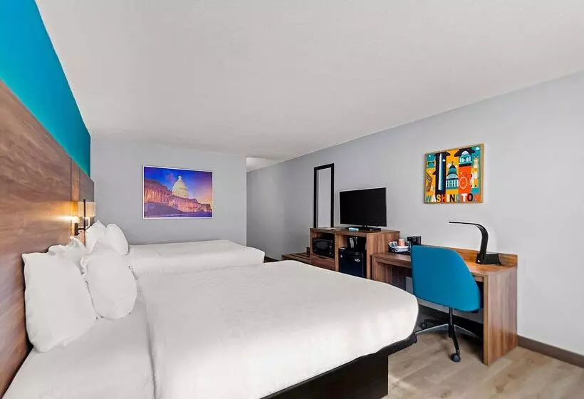 בית מלון כפרי Clarion Inn Falls Church-Arlington