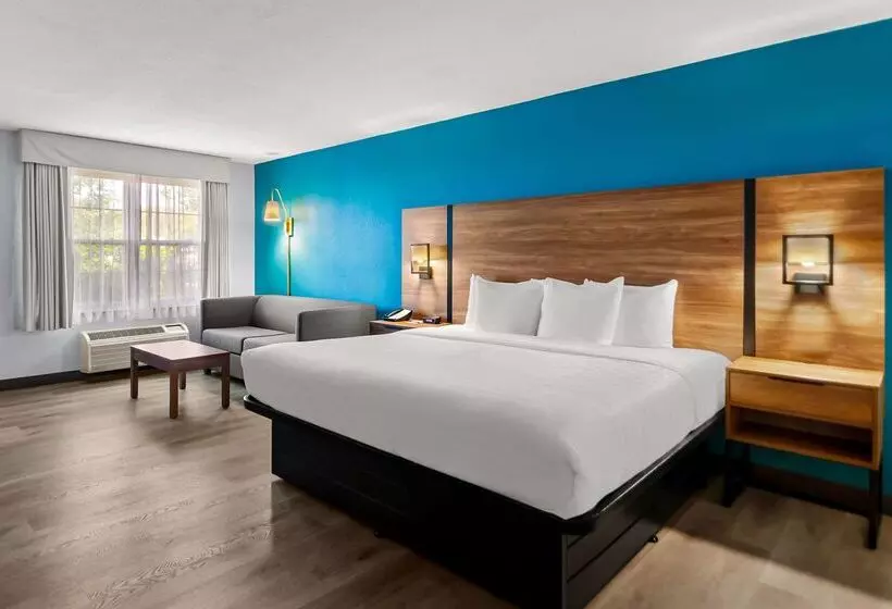 בית מלון כפרי Clarion Inn Falls Church-Arlington