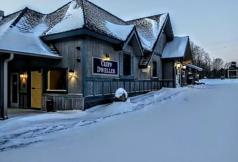 Hotel Cliff Dweller On Lake Superior