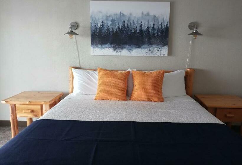 ホテル Cliff Dweller On Lake Superior