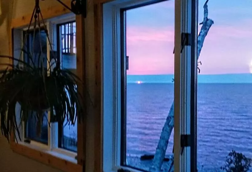 Hotel Cliff Dweller On Lake Superior