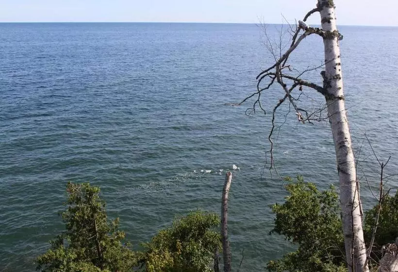 Hotel Cliff Dweller On Lake Superior