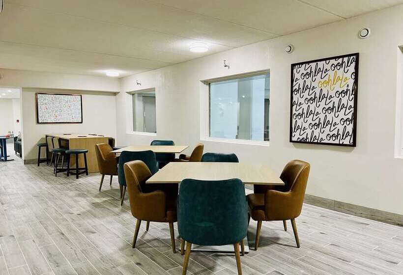 酒店 Comfort Inn & Suites