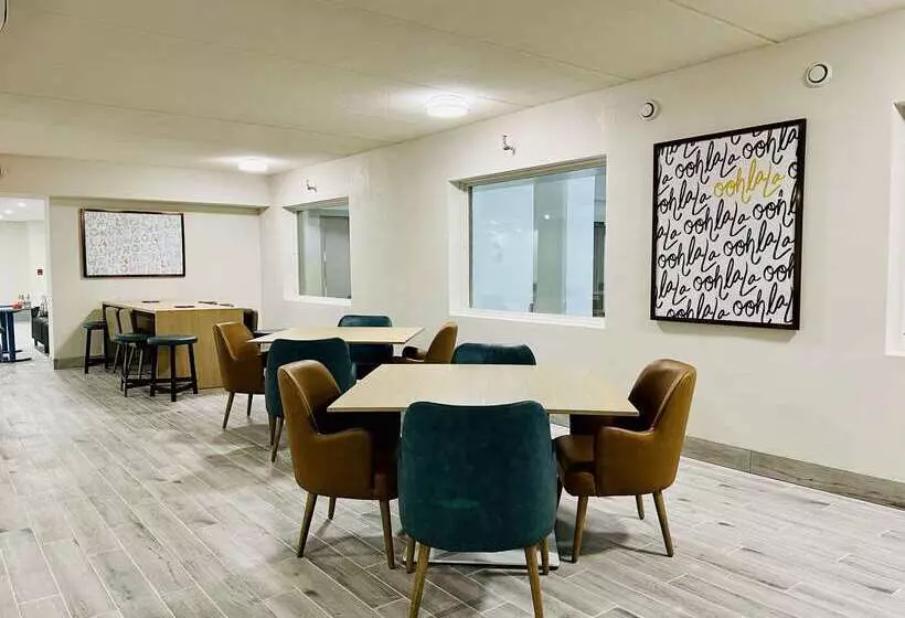 Szálloda Comfort Inn & Suites